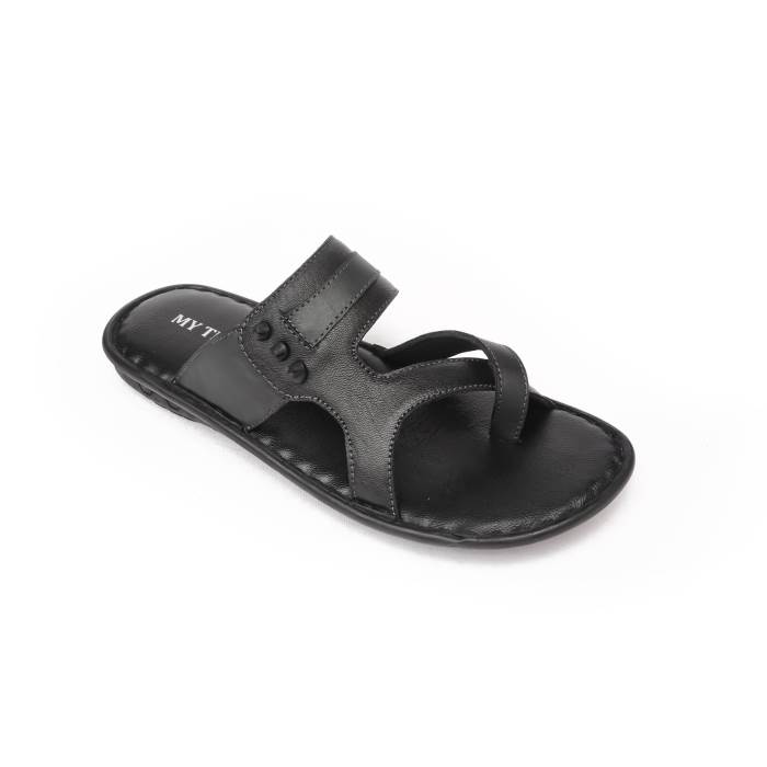 My Trendz Brand Mens Casual Soft Slipons Leather Chappal / Sandal 642 (Black)